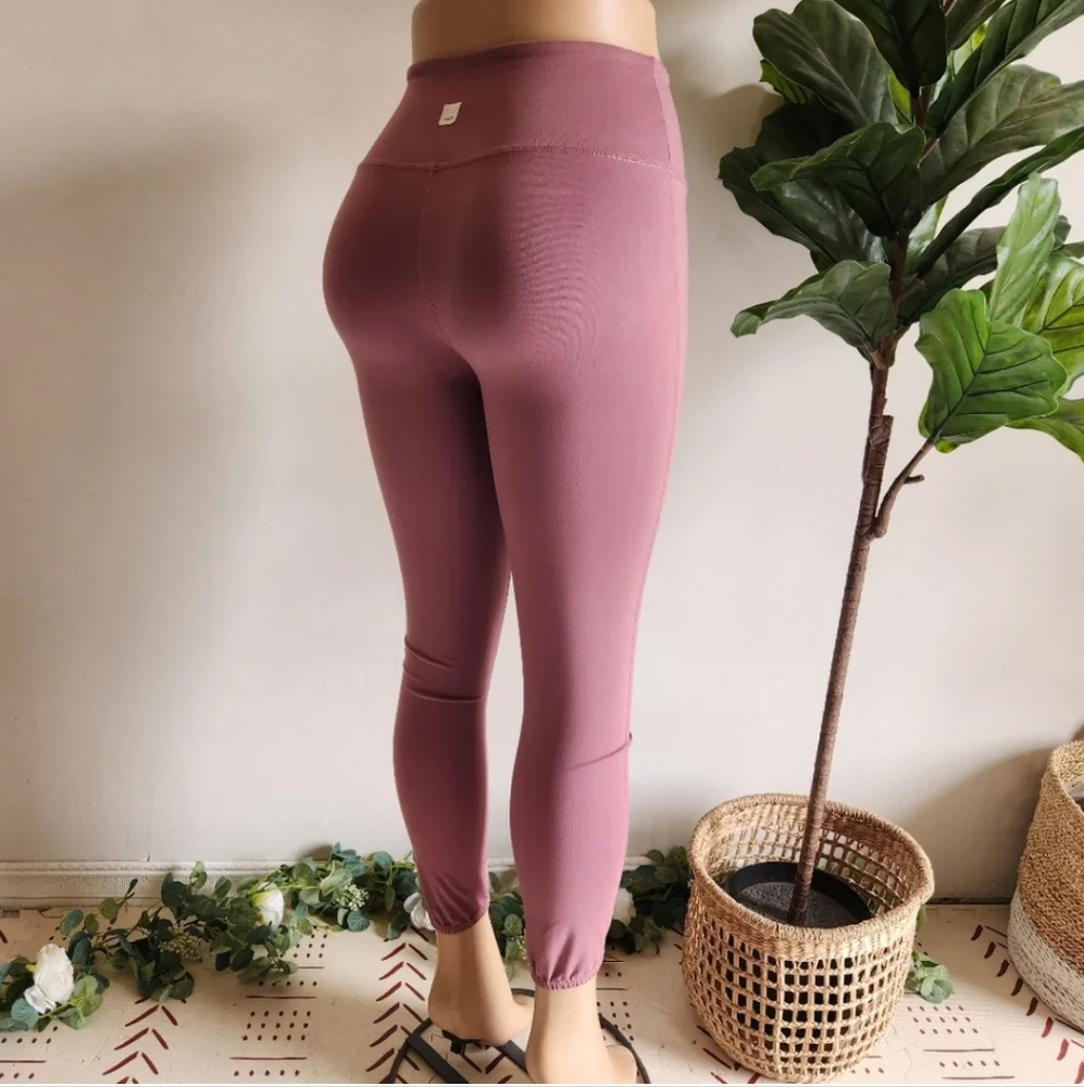 Vuori Jogger Super Soft High Rise Jogger Pants Size S Women Pink Color - Picture 8 of 12